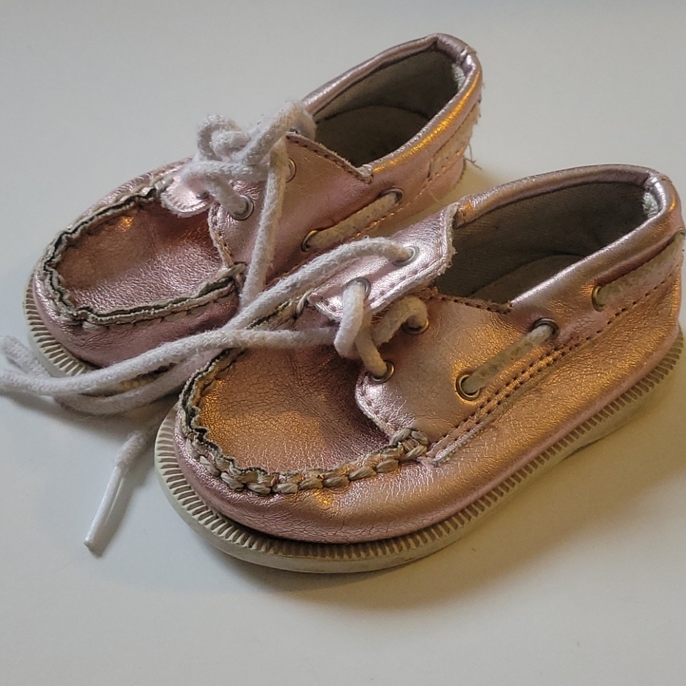 Size 4 toddler sperrys